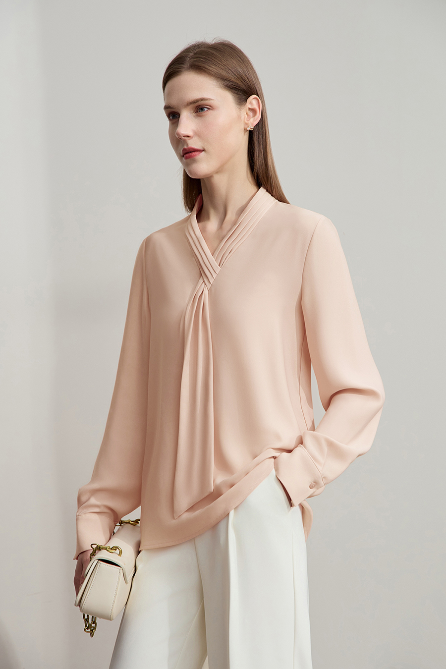 Pleated V - Neck Ribbon Shirt|AMII-AMII.com