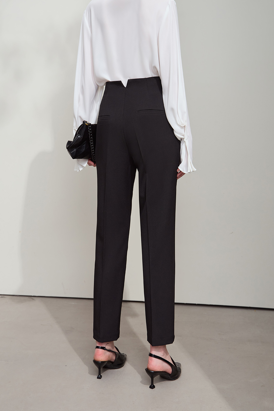 Wrinkle-resistant tapered casual trousers|AMII