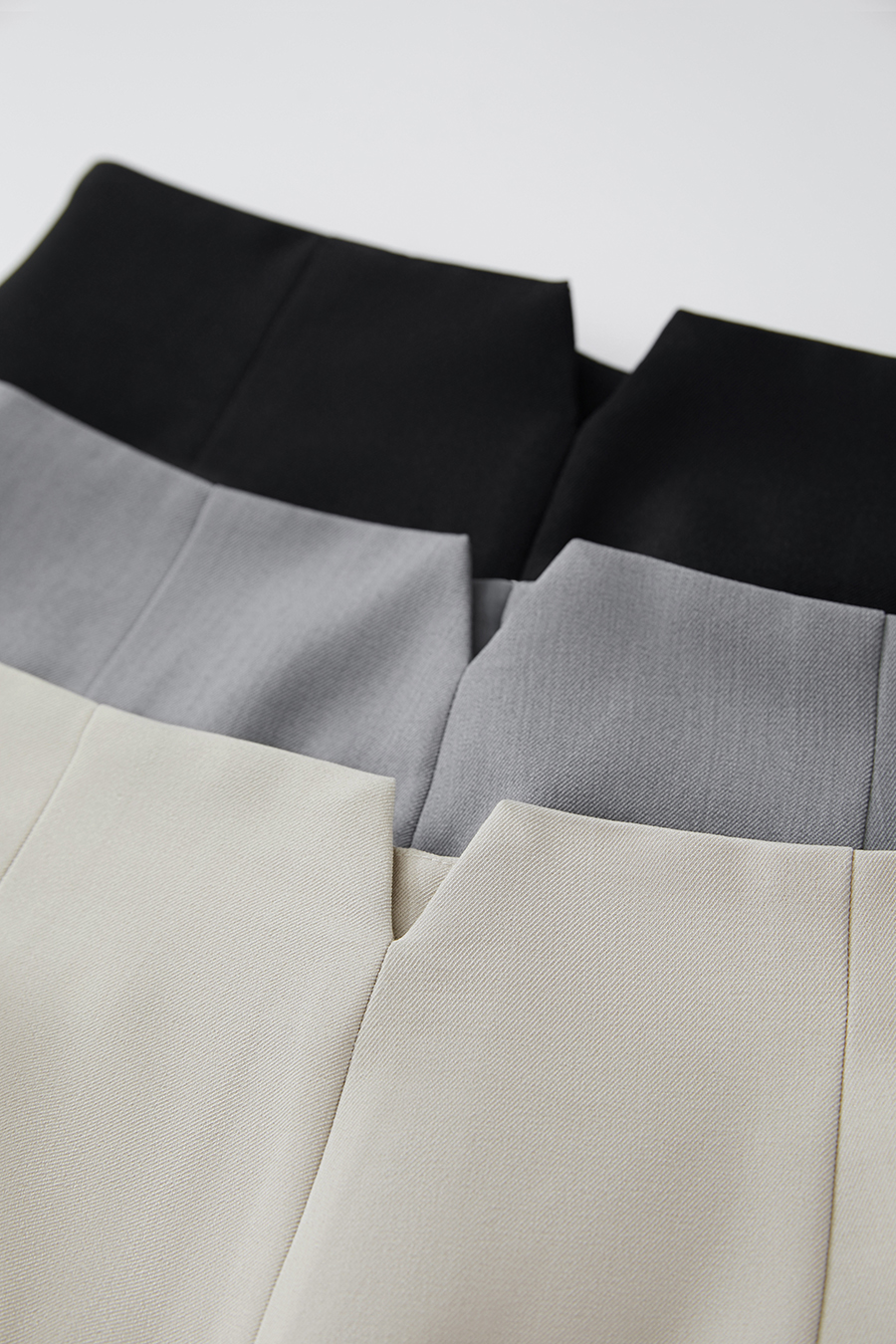 Wrinkle-resistant tapered casual trousers|AMII