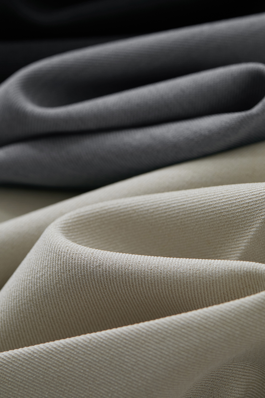 Wrinkle-resistant tapered casual trousers|AMII