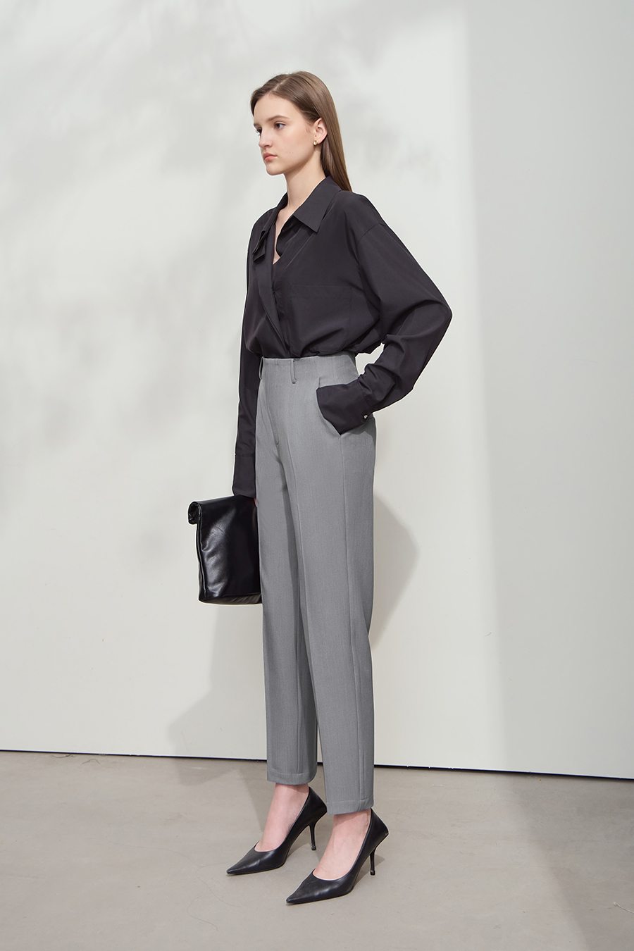 Wrinkle-resistant tapered casual trousers|AMII