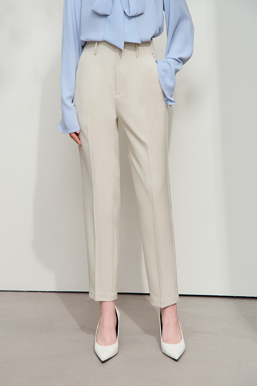 Wrinkle-resistant tapered casual trousers|AMII