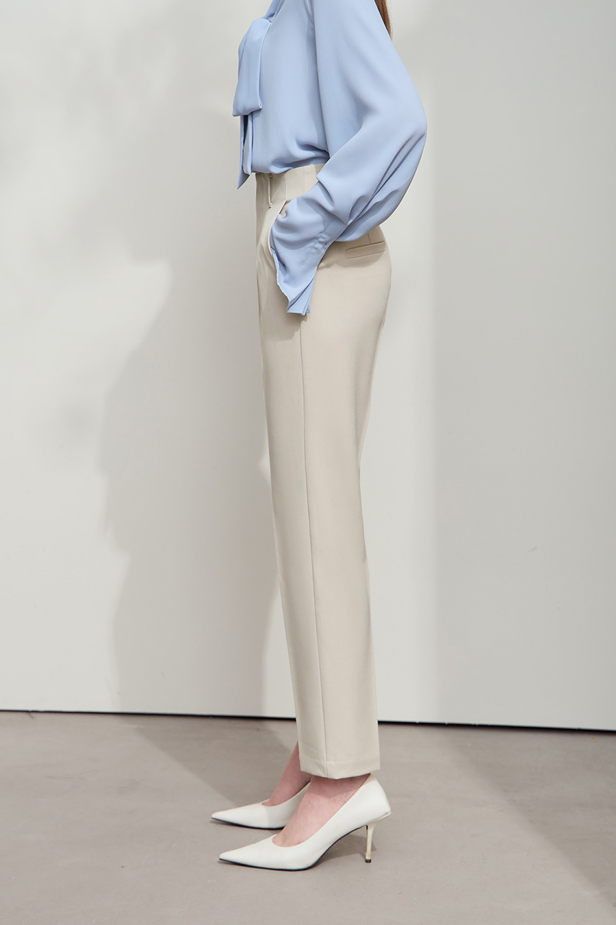 Wrinkle-resistant tapered casual trousers|AMII