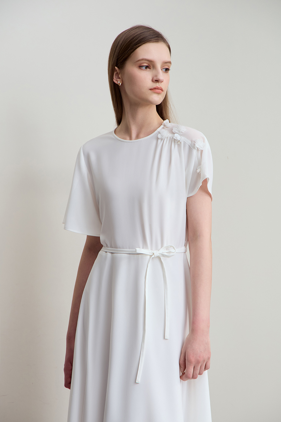 Asymmetric sleeve dress|AMII