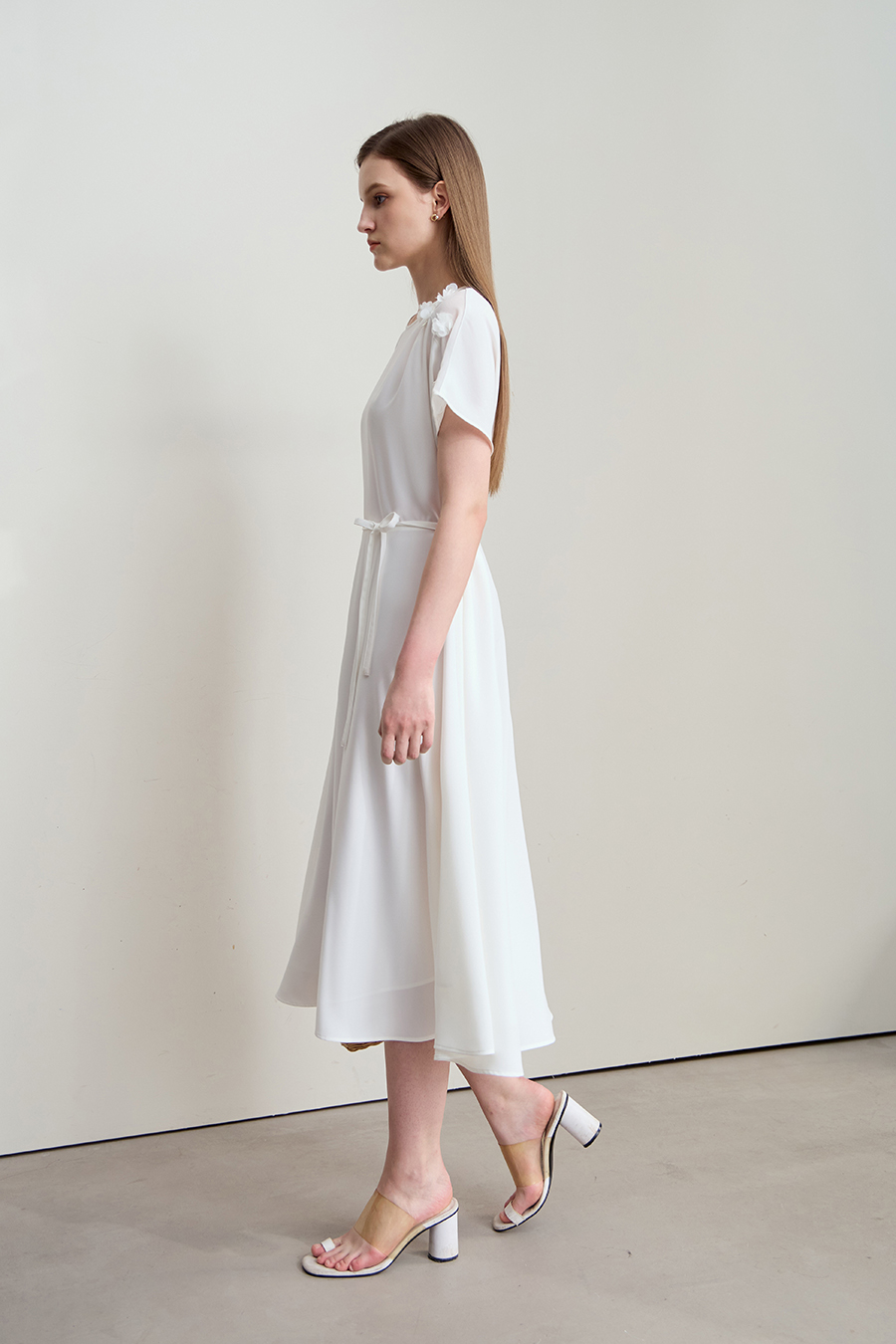 Asymmetric sleeve dress|AMII