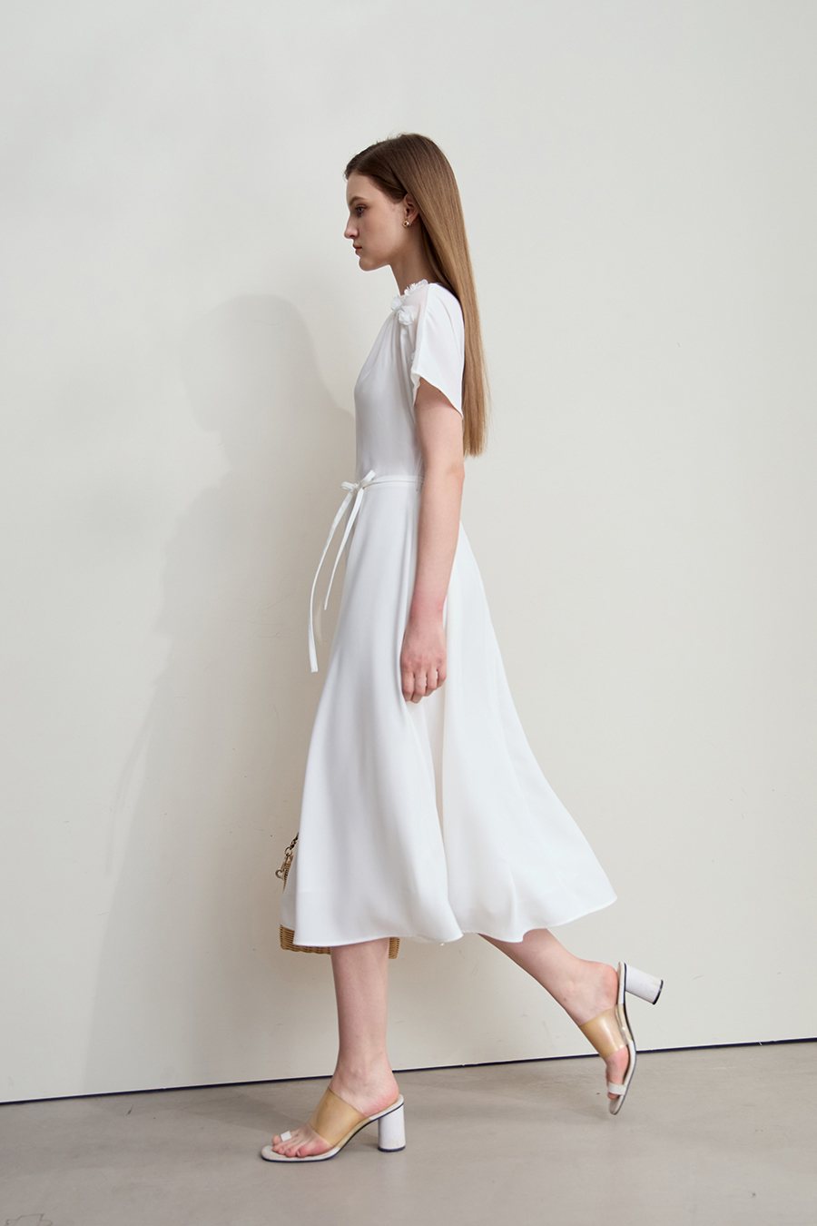 Asymmetric sleeve dress|AMII