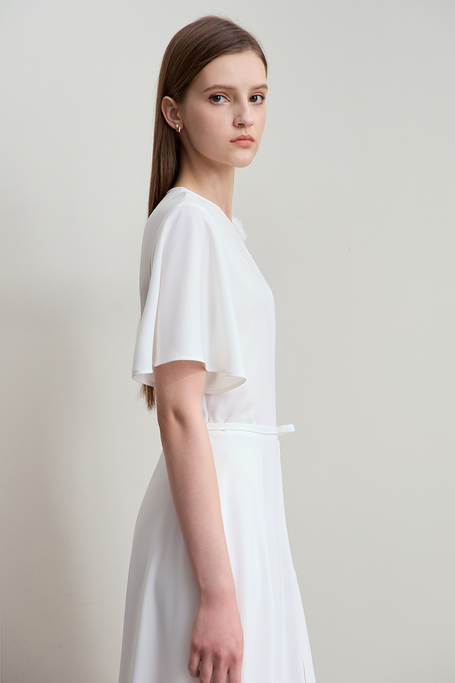 Asymmetric sleeve dress|AMII