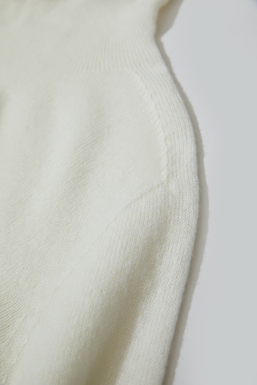 All - Wool Versatile Top|AMII-AMII.com