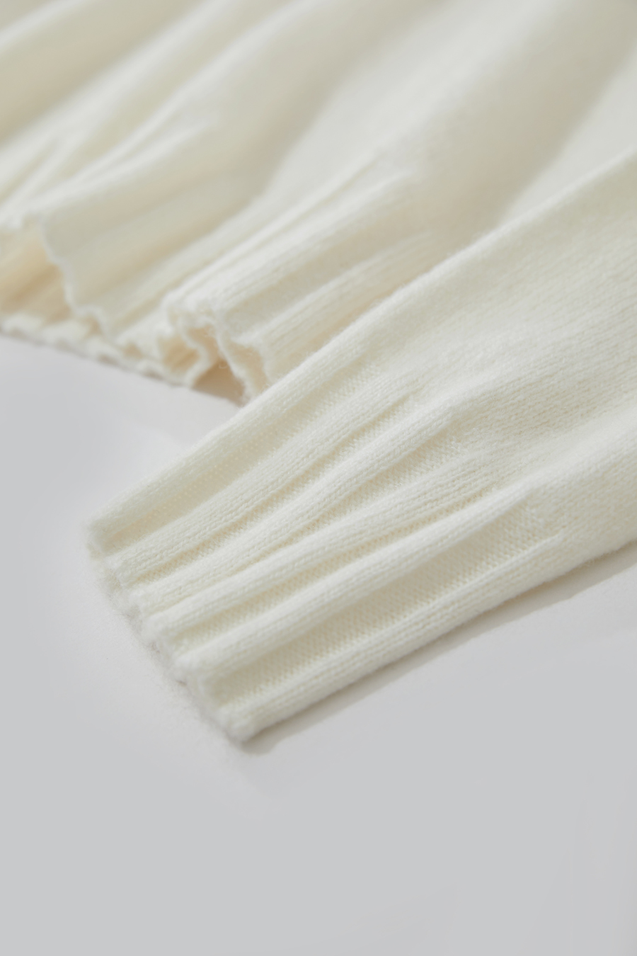 All - Wool Versatile Top|AMII-AMII.com