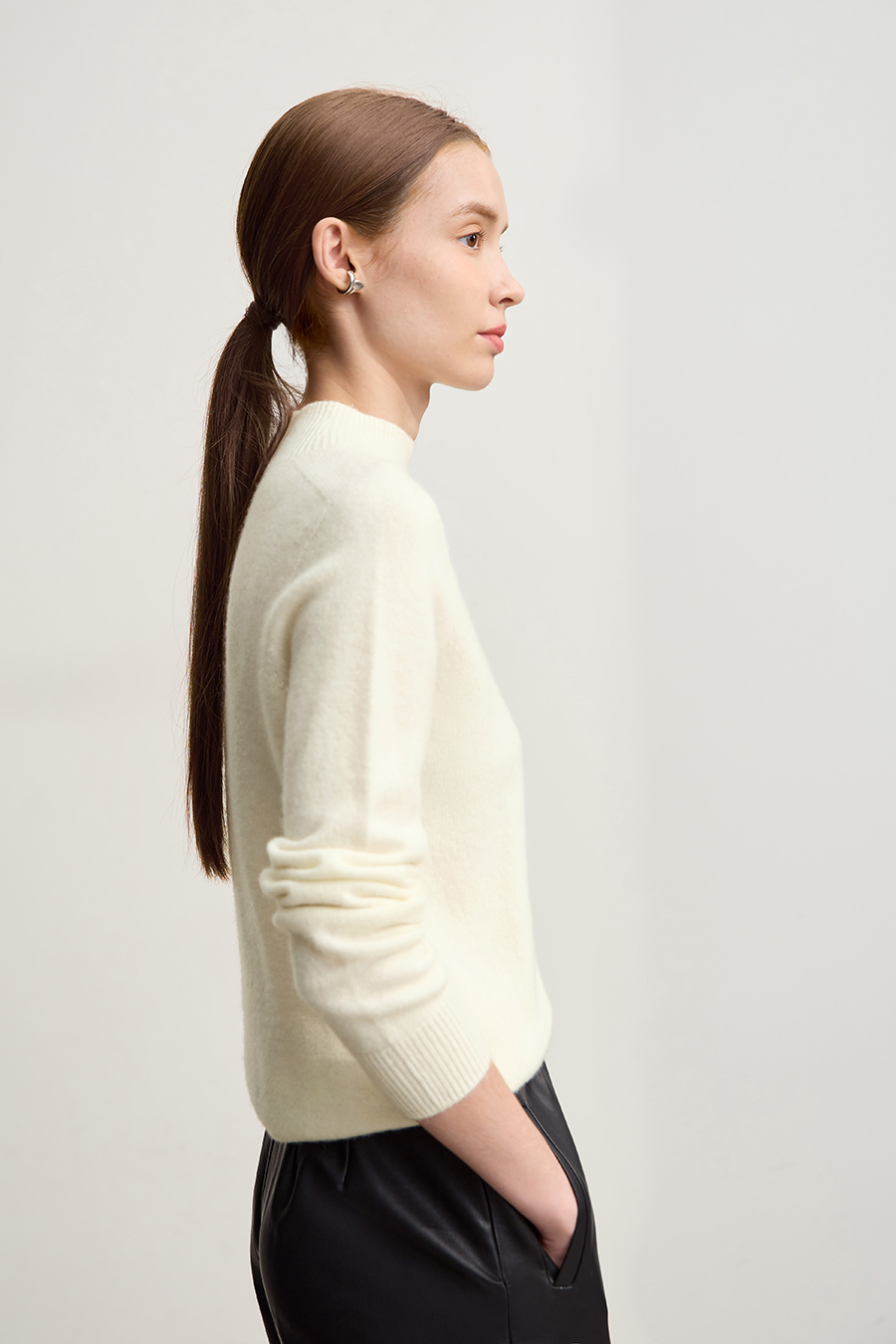 Seamless Integrated Mock Neck Sweater|AMII-AMII.com