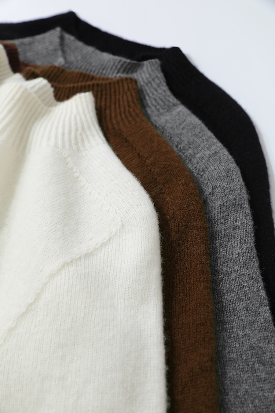 Seamless Integrated Mock Neck Sweater|AMII-AMII.com