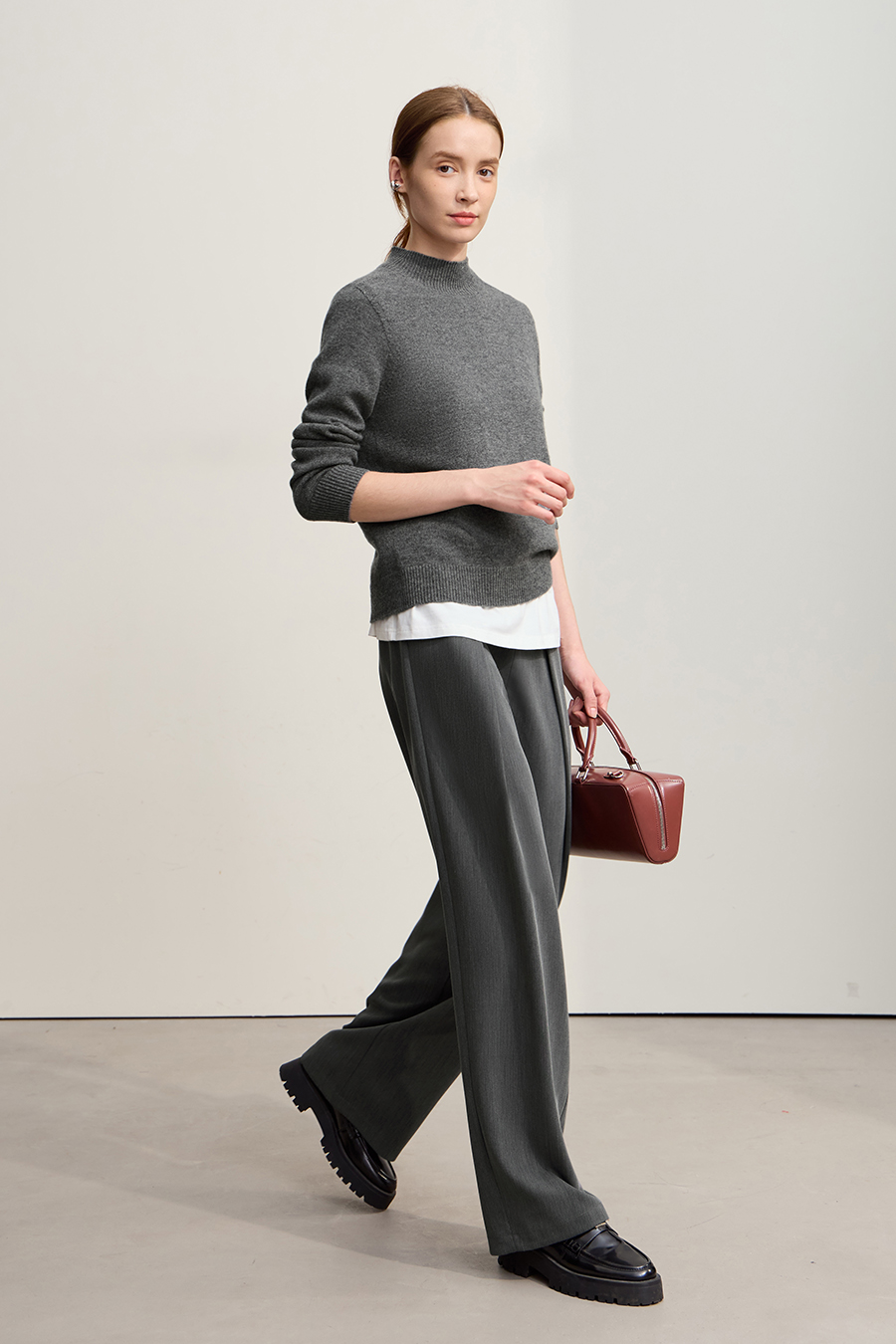 Seamless Integrated Mock Neck Sweater|AMII-AMII.com