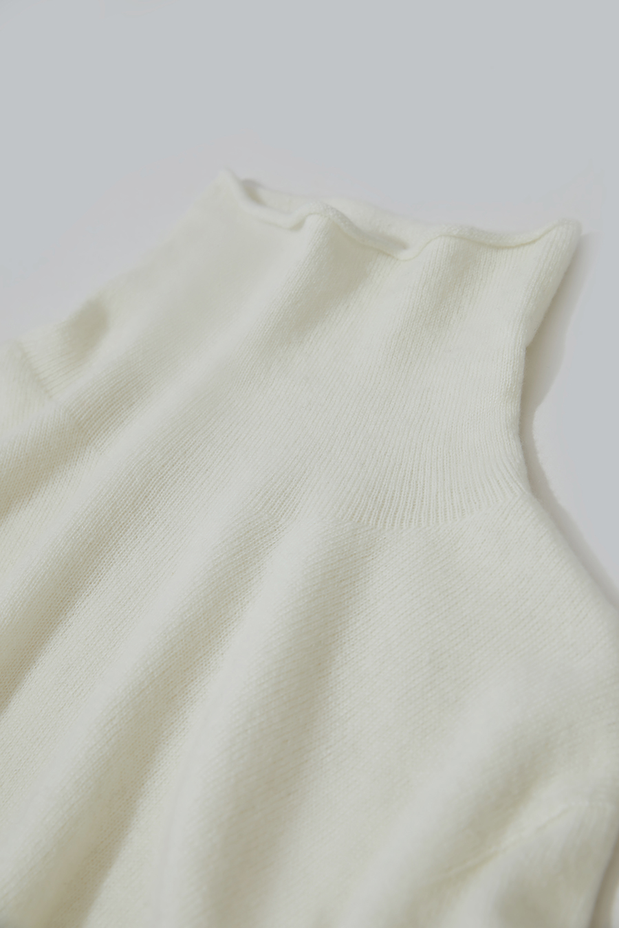 Turtleneck Seamless One-piece Sweater