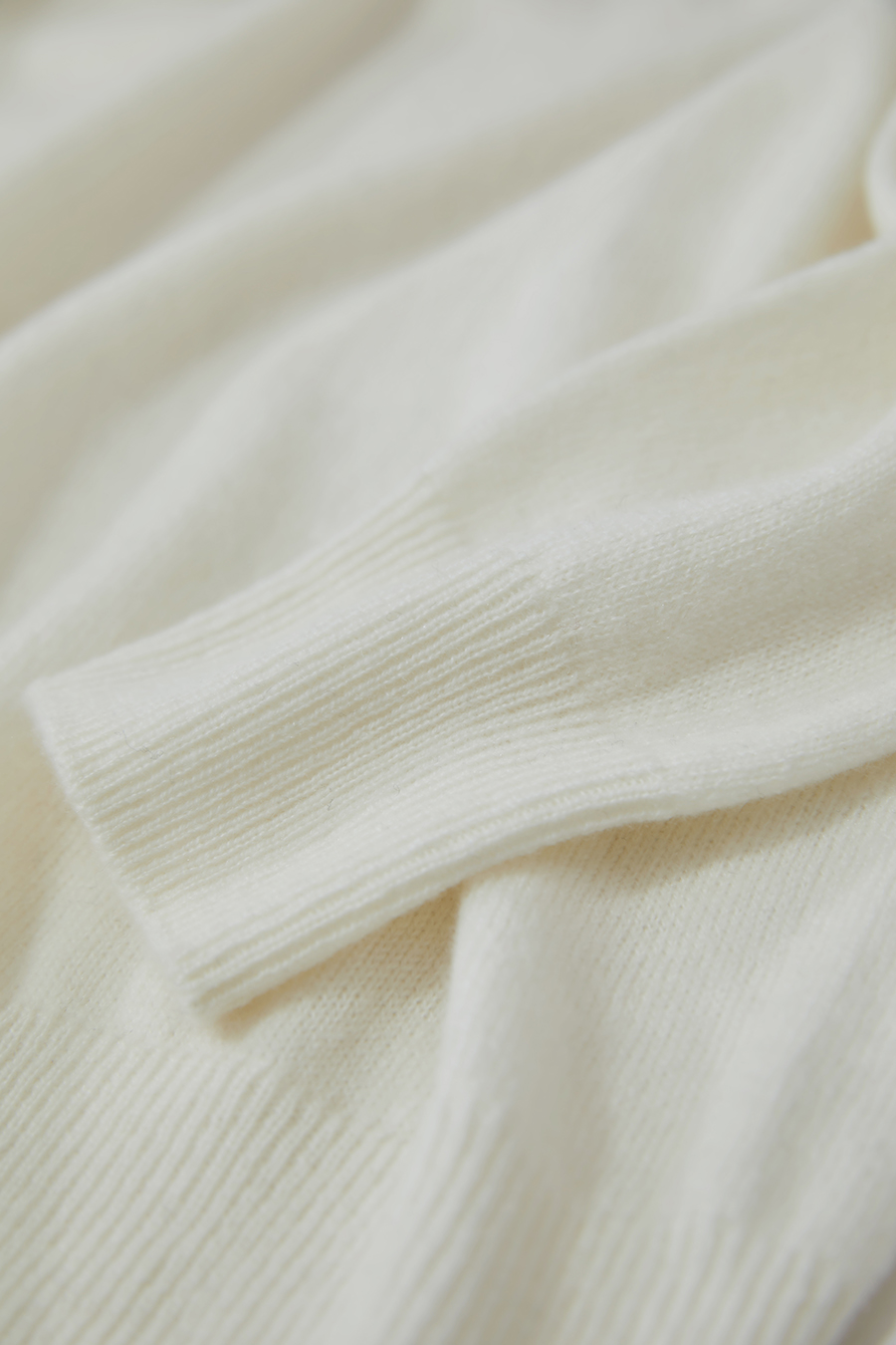 Turtleneck Seamless One-piece Sweater