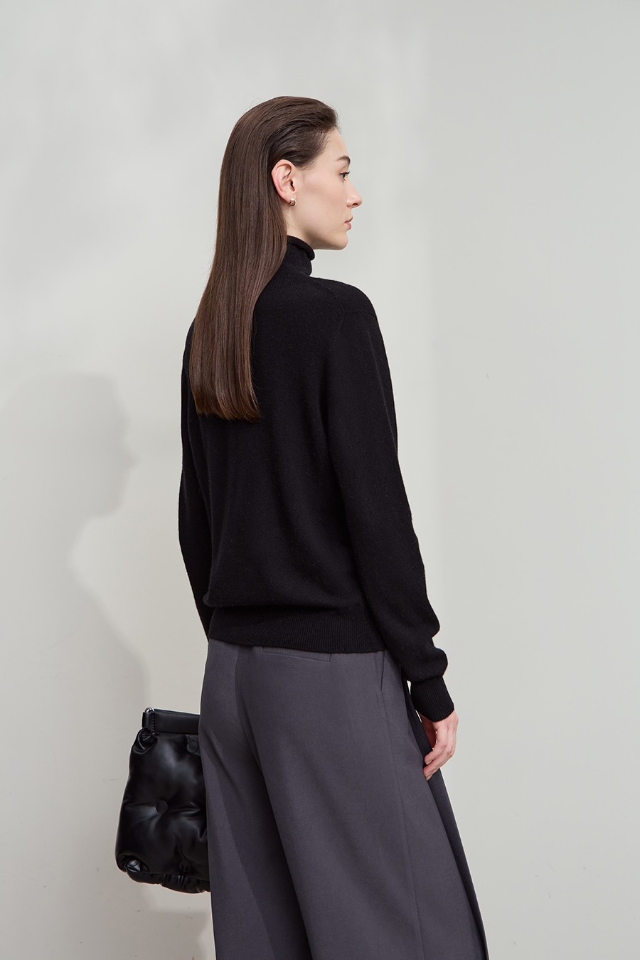 Turtleneck Seamless One-piece Sweater