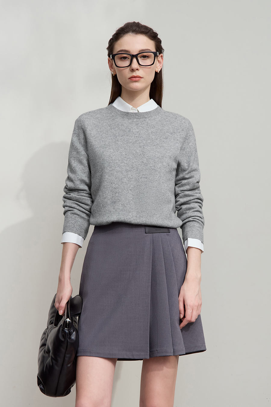 Crew Neck Seamless Knit Sweater