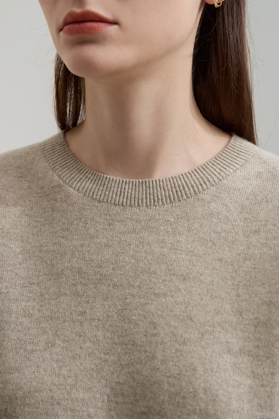 Crew Neck Seamless Knit Sweater