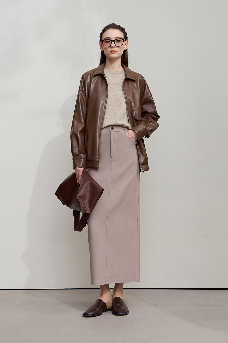 Crew Neck Seamless Knit Sweater