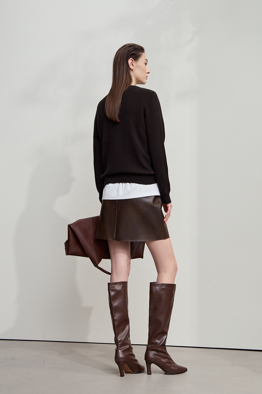 Crew Neck Seamless Knit Sweater