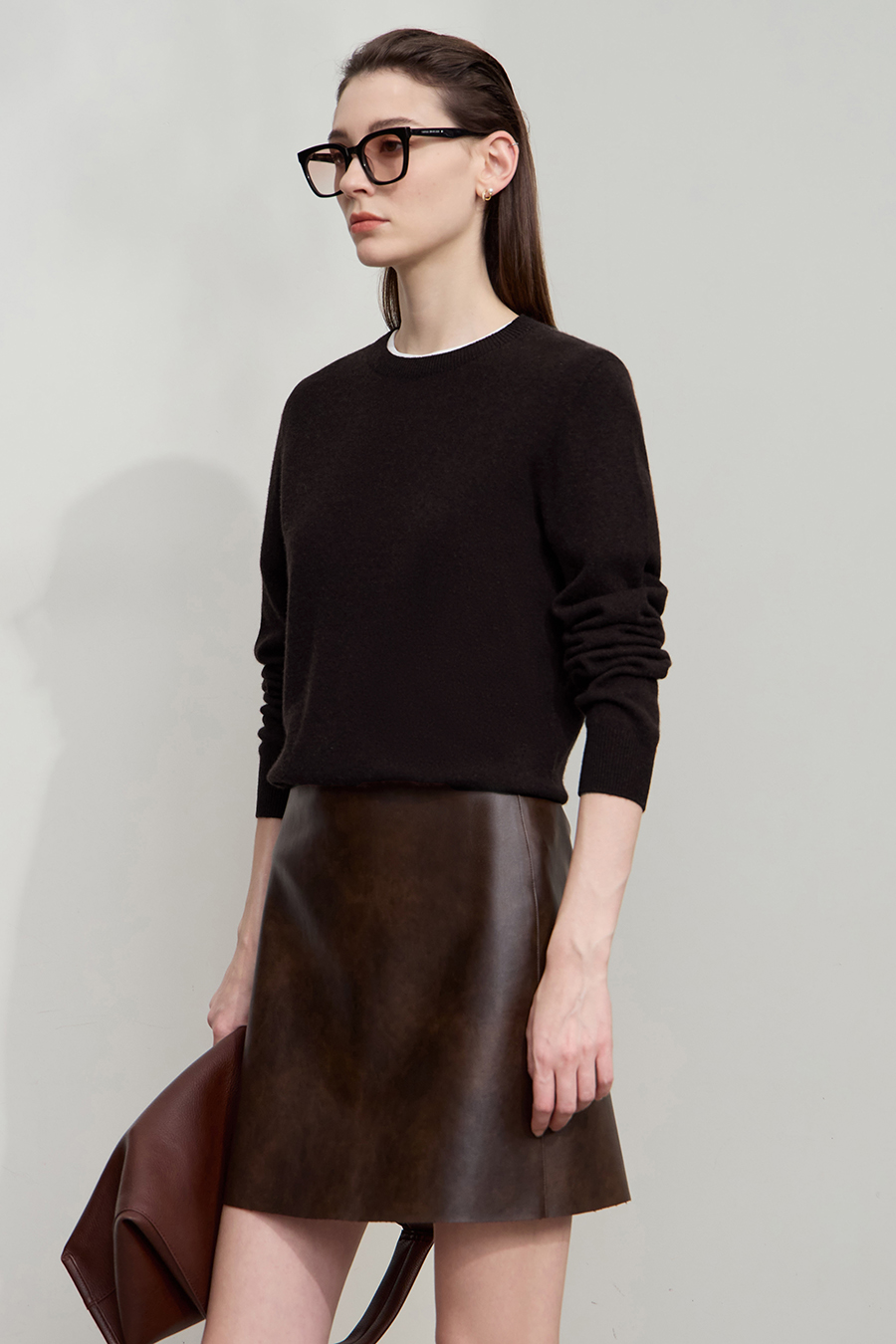 Crew Neck Seamless Knit Sweater