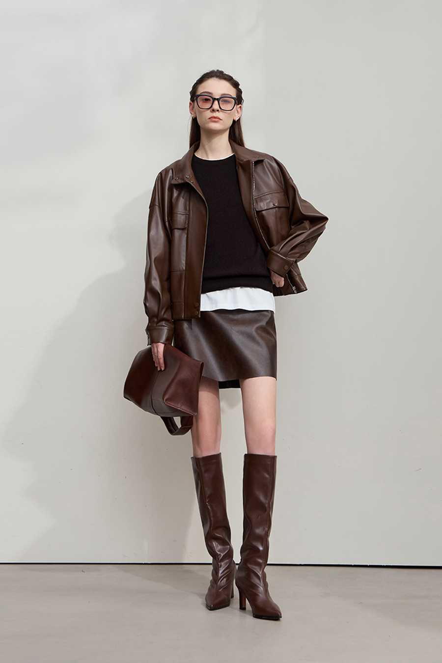 Crew Neck Seamless Knit Sweater