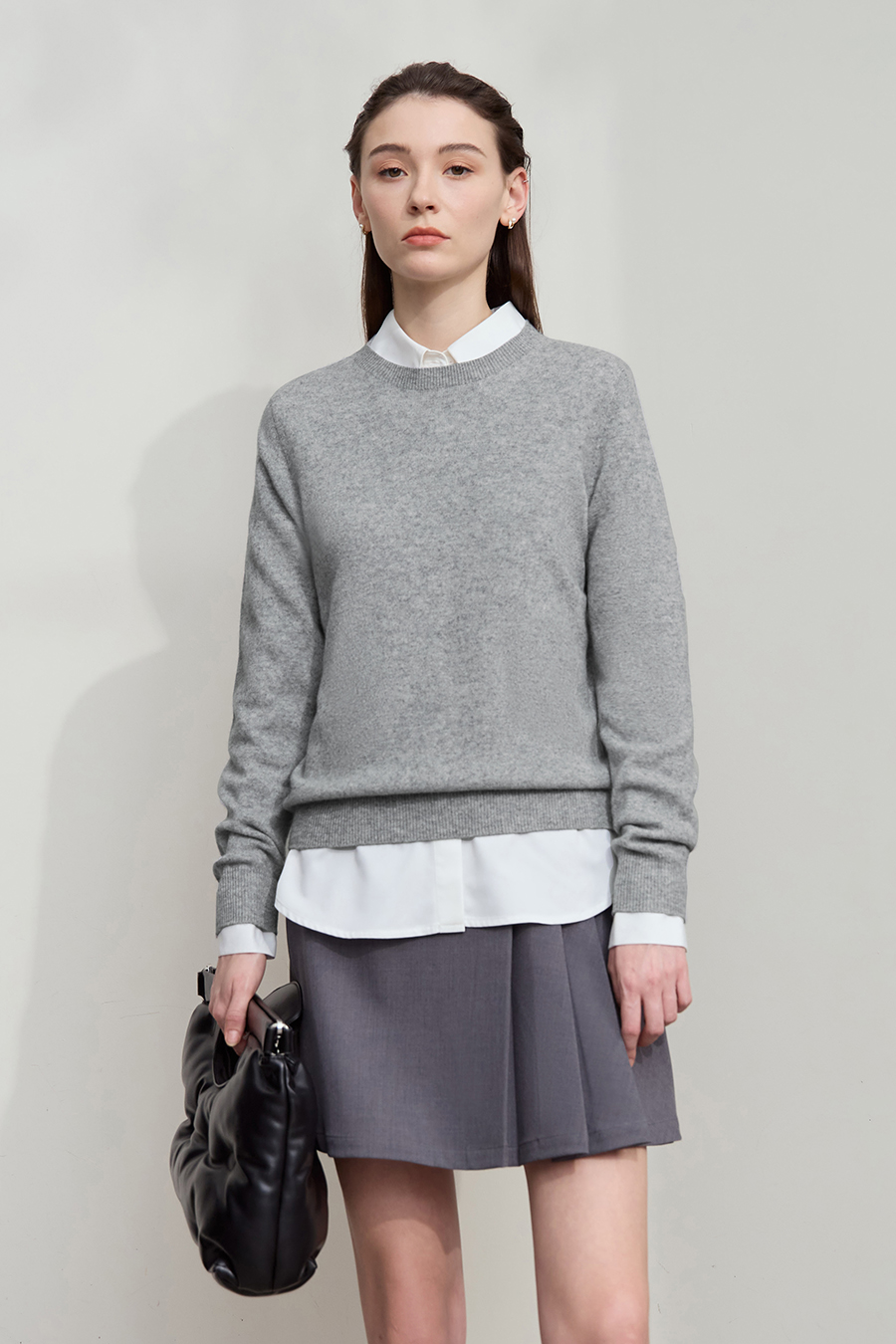 Crew Neck Seamless Knit Sweater