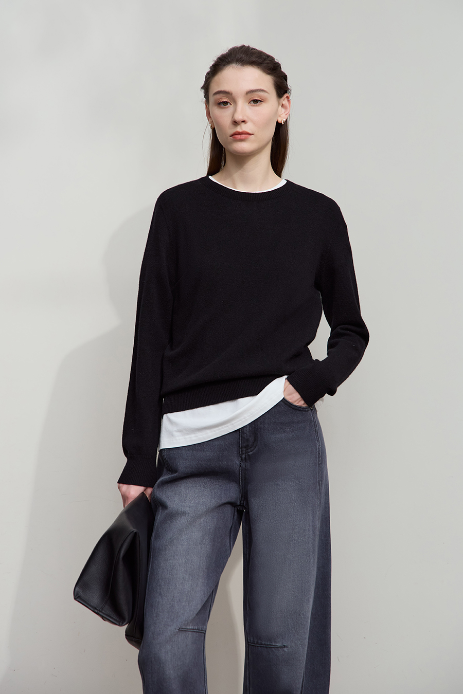 Crew Neck Seamless Knit Sweater