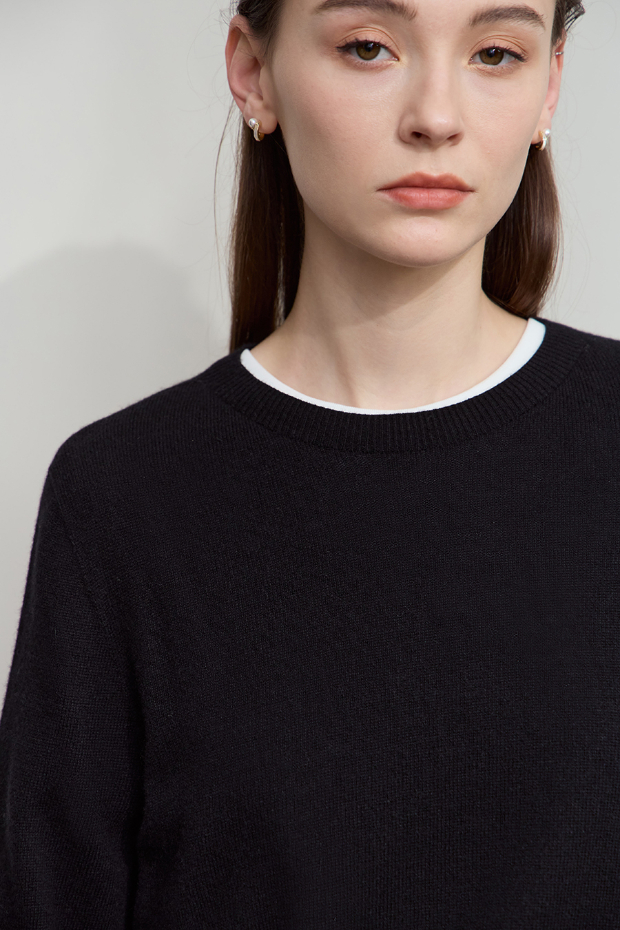 Crew Neck Seamless Knit Sweater