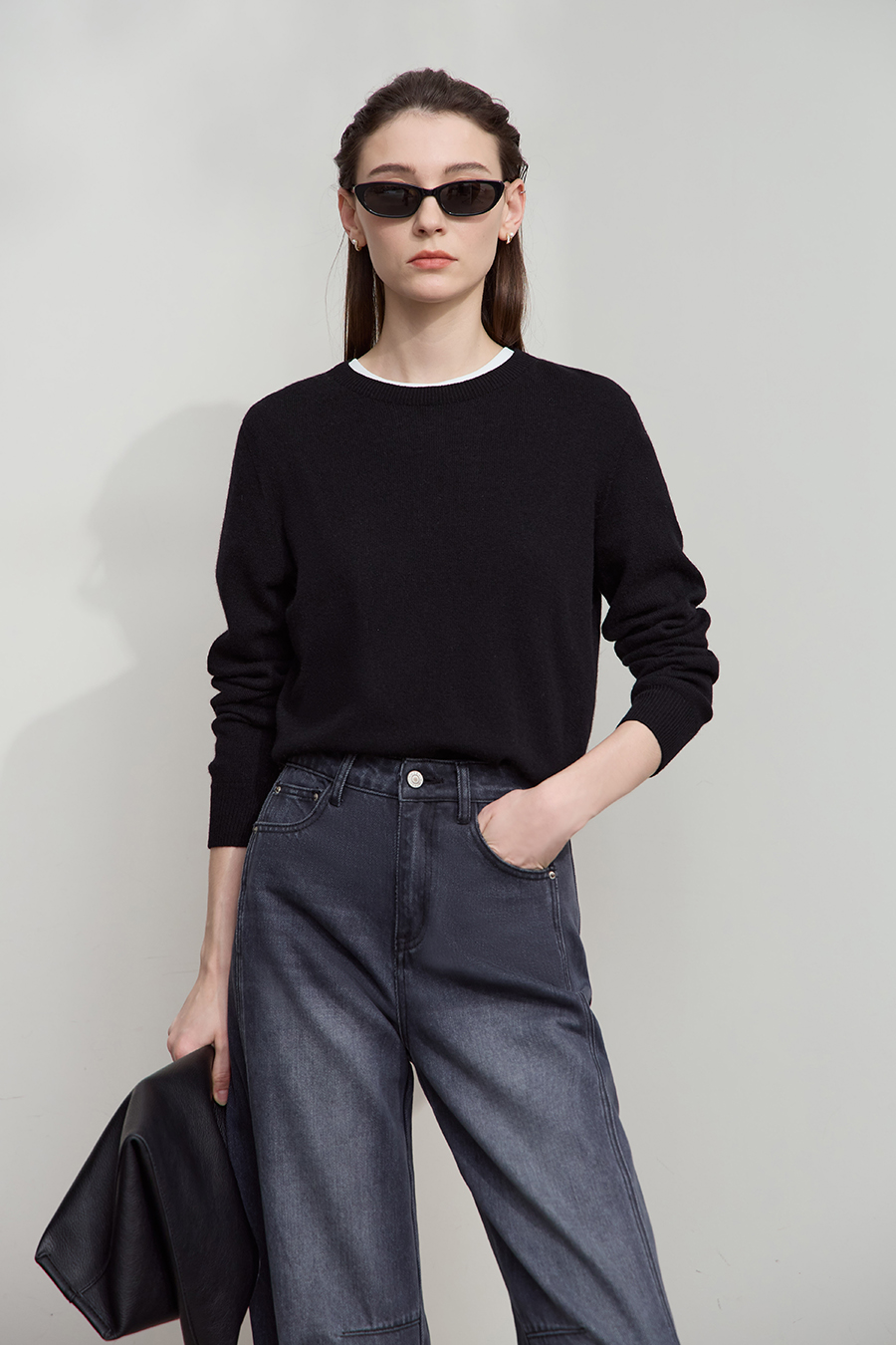 Crew Neck Seamless Knit Sweater