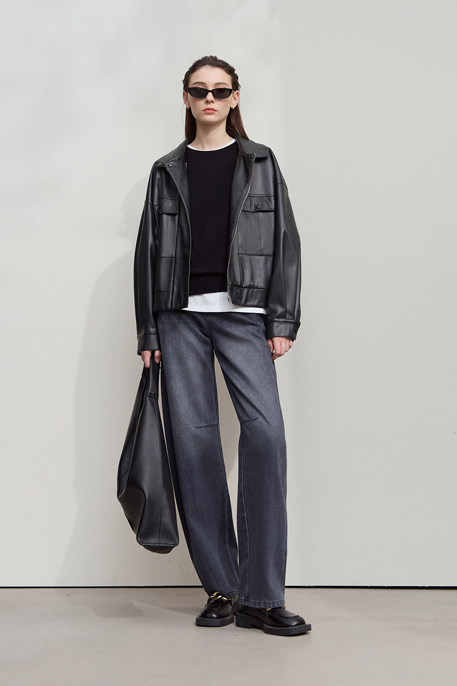 Crew Neck Seamless Knit Sweater