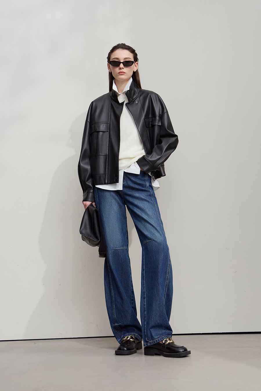 Crew Neck Seamless Knit Sweater