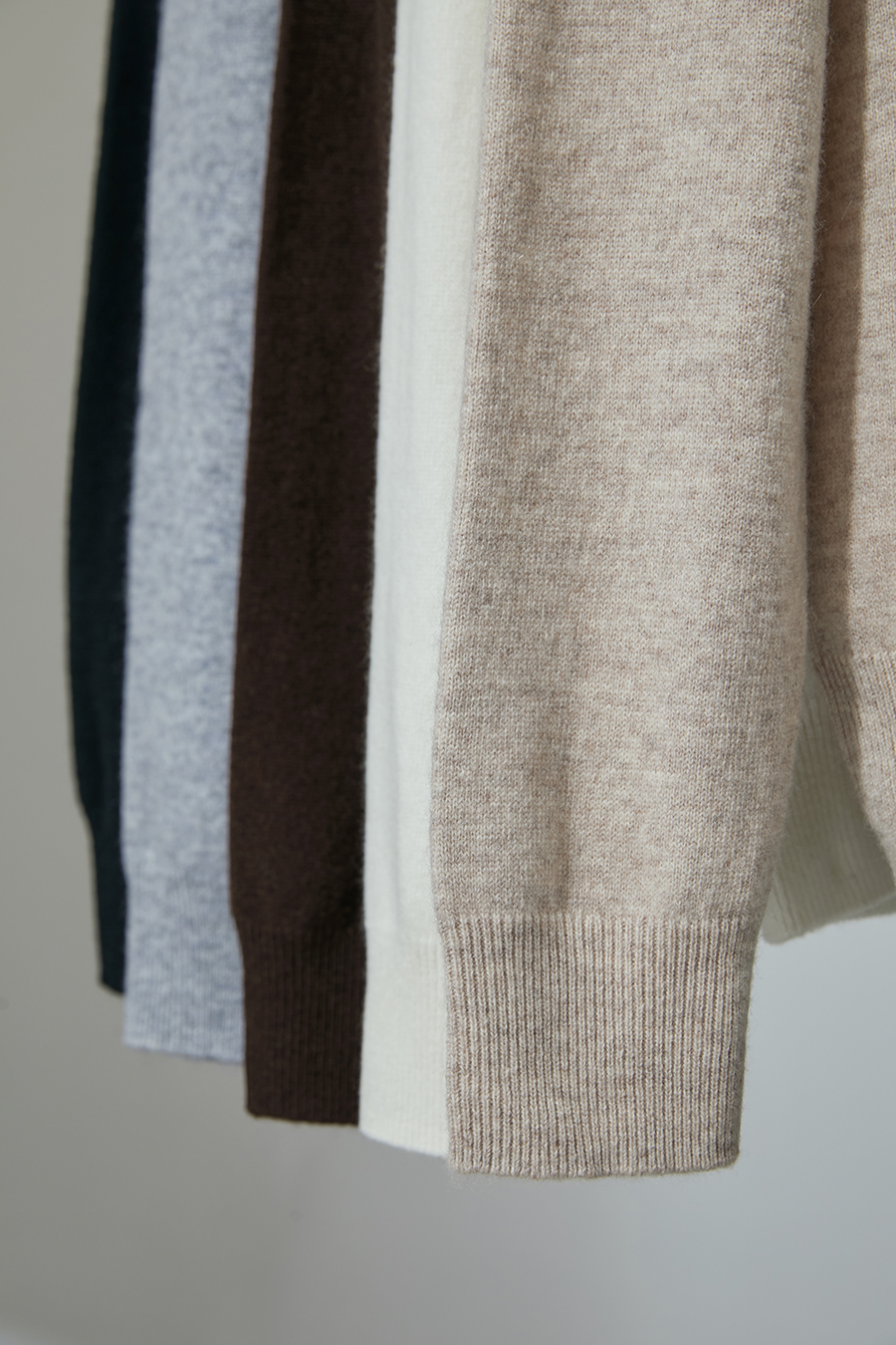 Crew Neck Seamless Knit Sweater