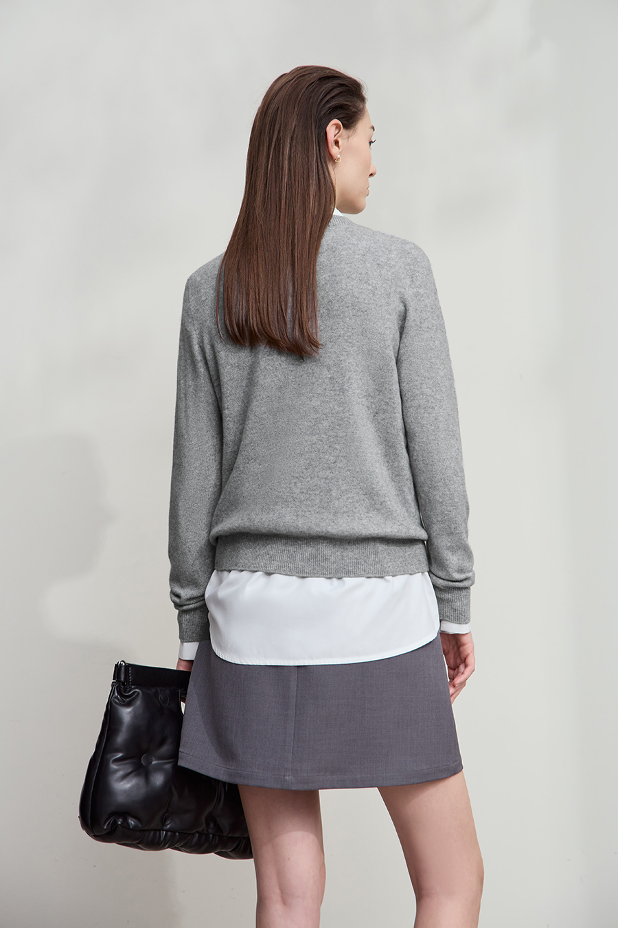 Crew Neck Seamless Knit Sweater