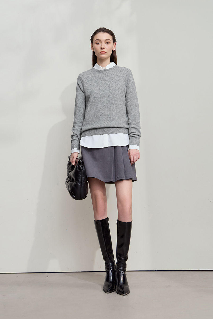 Crew Neck Seamless Knit Sweater