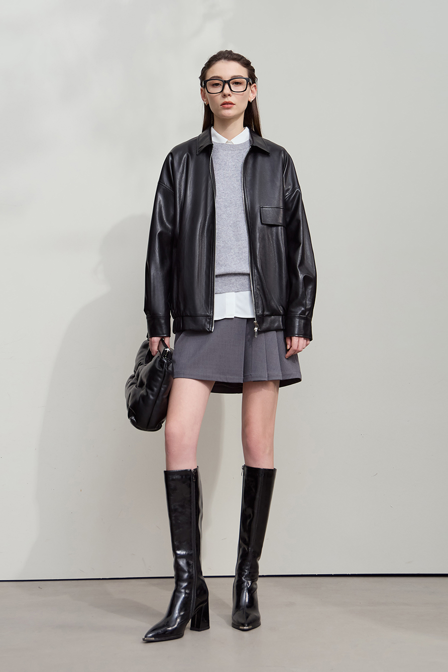 Crew Neck Seamless Knit Sweater