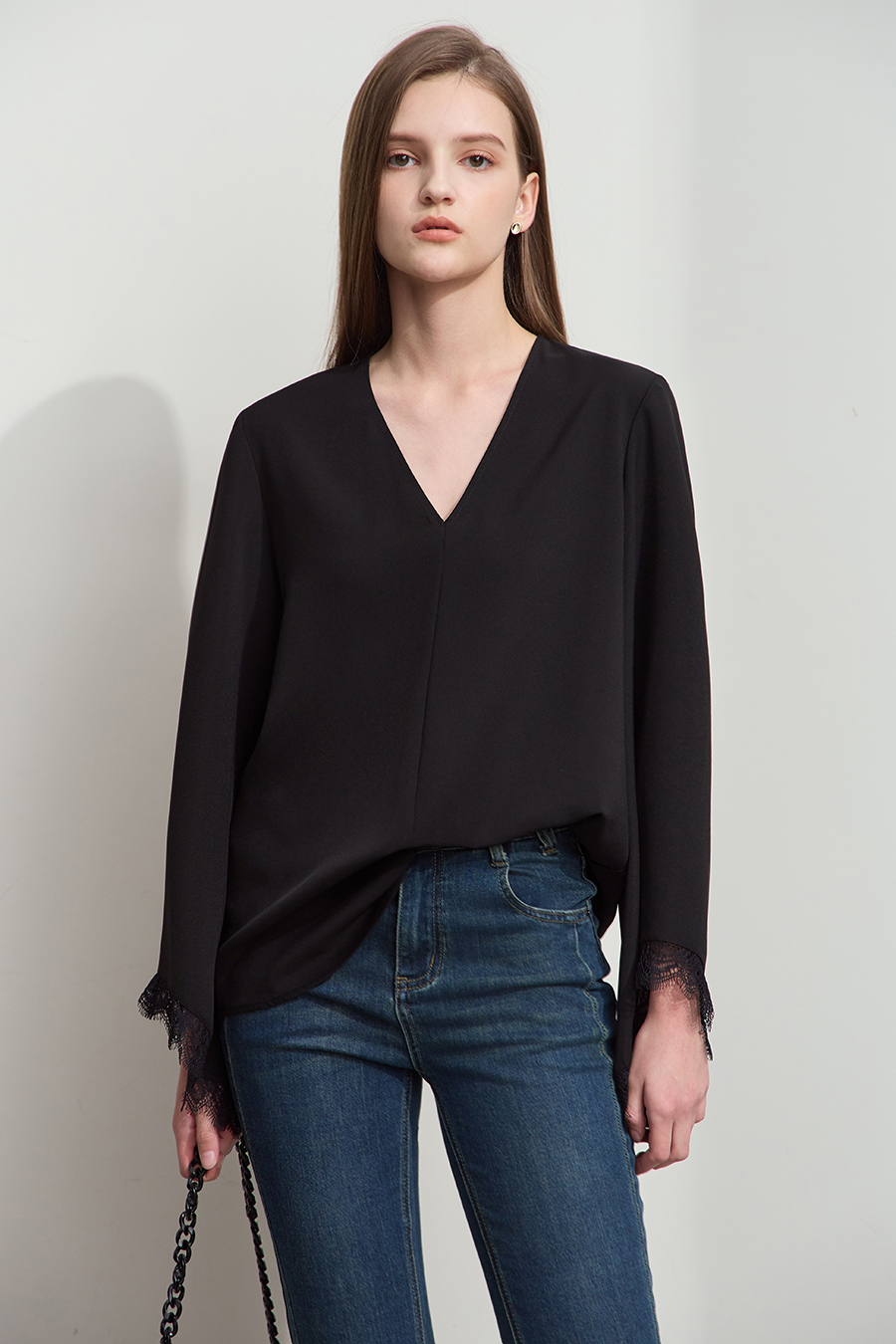 Solid V-neck Chiffon Blouse