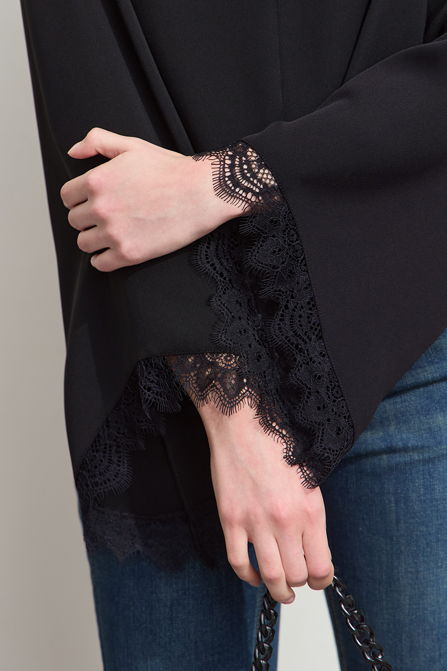 Solid V-neck Chiffon Blouse