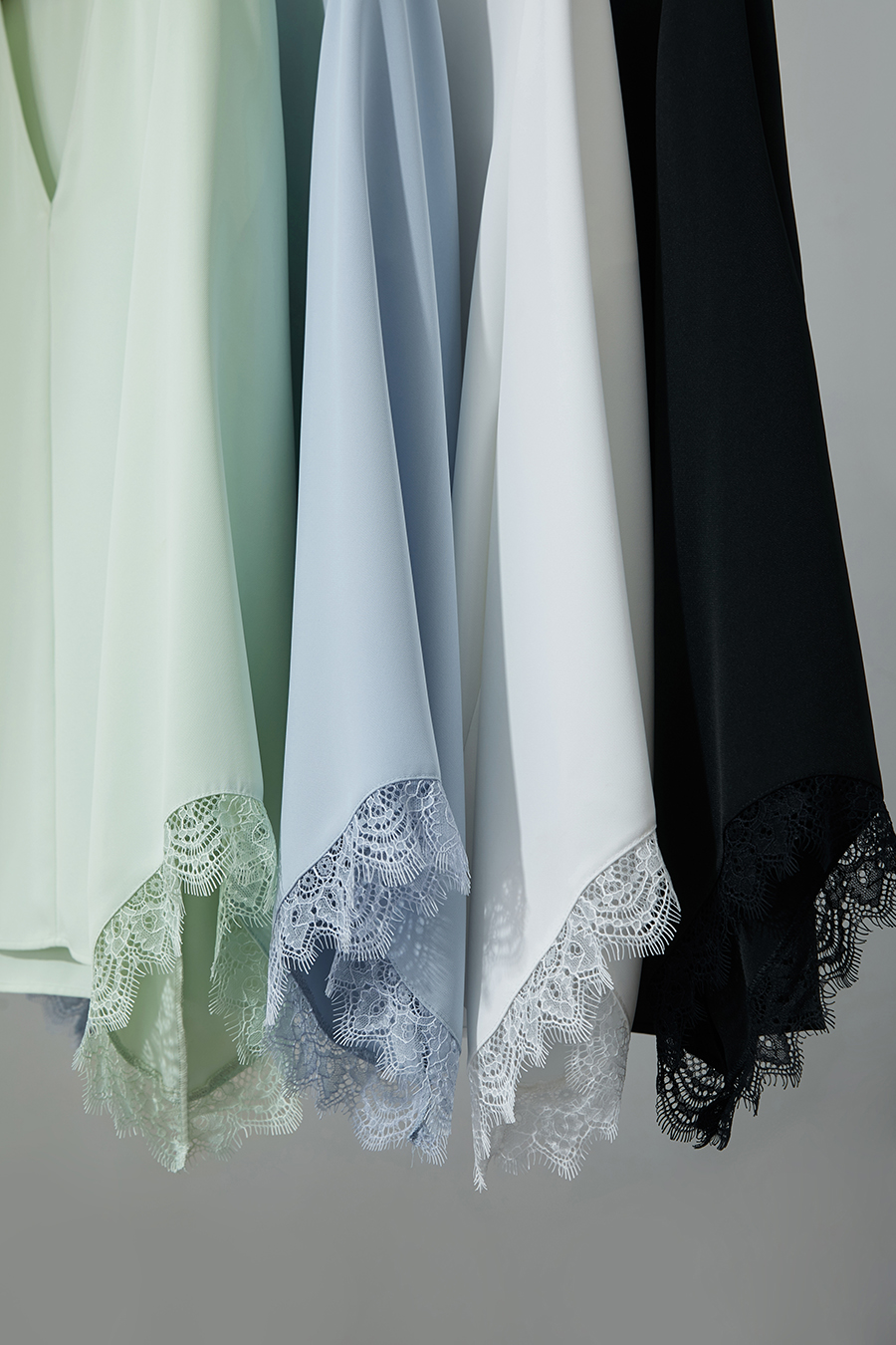 Solid V-neck Chiffon Blouse