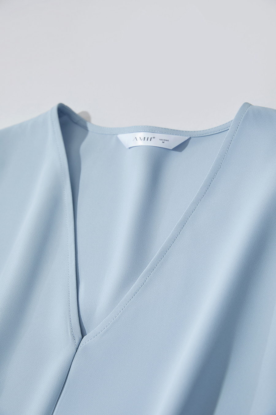 Solid V-neck Chiffon Blouse