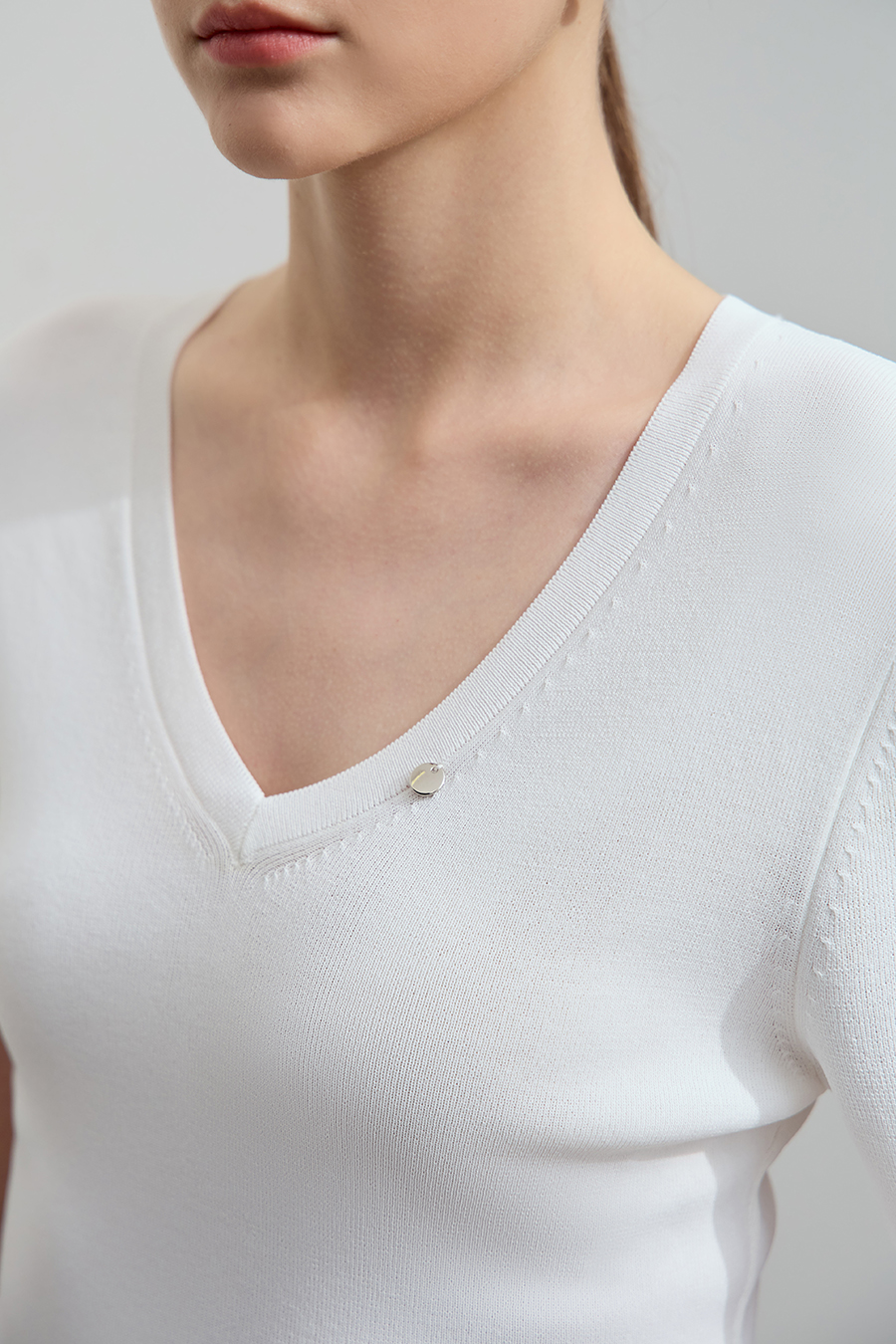 Slim Fit V-neck Knit Top