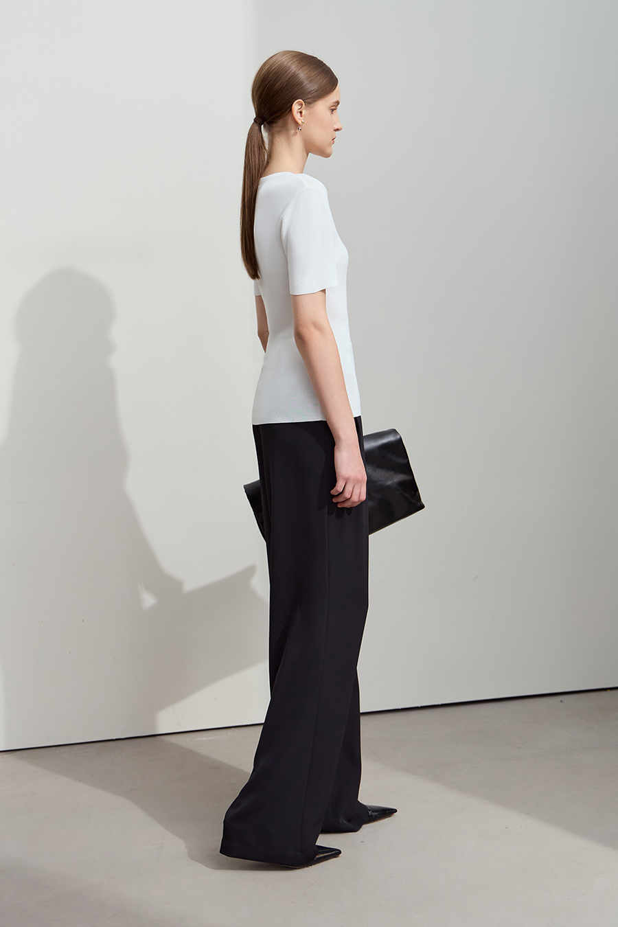 Slim Fit V-neck Knit Top