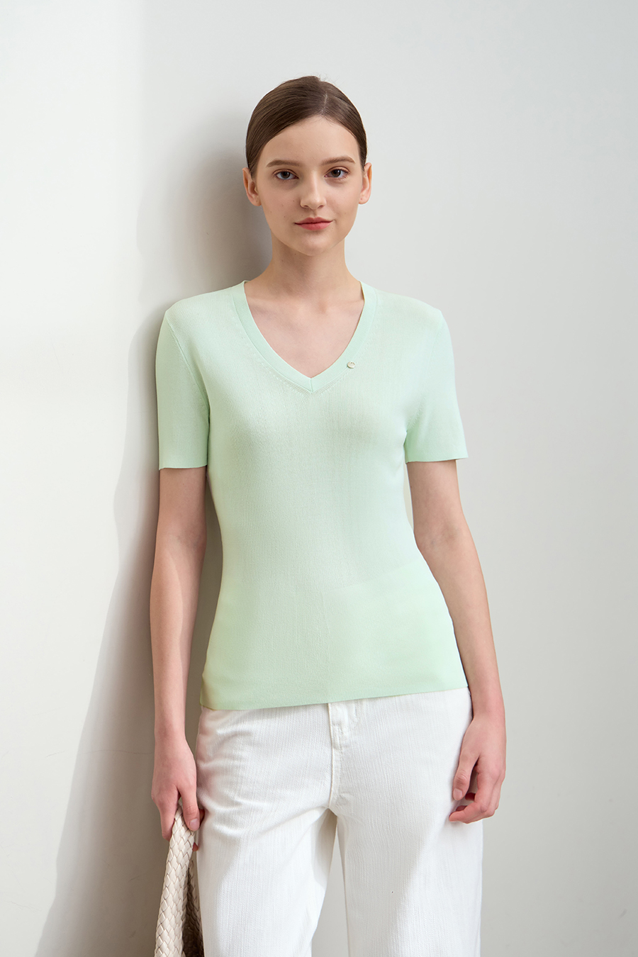 Slim Fit V-neck Knit Top