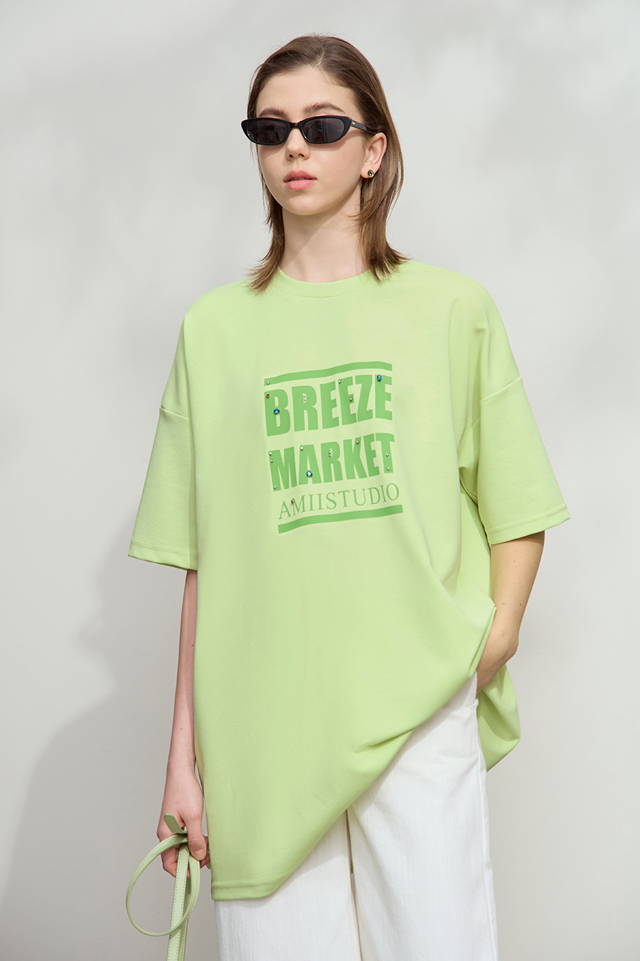 Letter printed rhinestone-studded tee|AMII