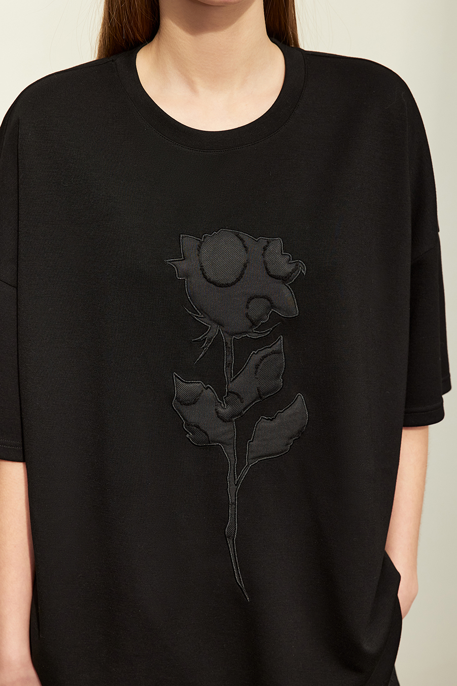 Mid-length Air-layer Embroidered T-shirt