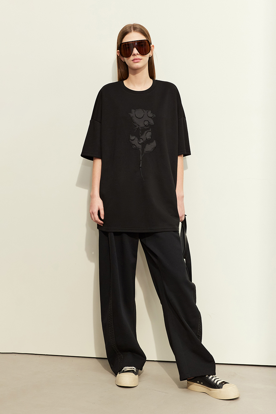 Mid-length Air-layer Embroidered T-shirt