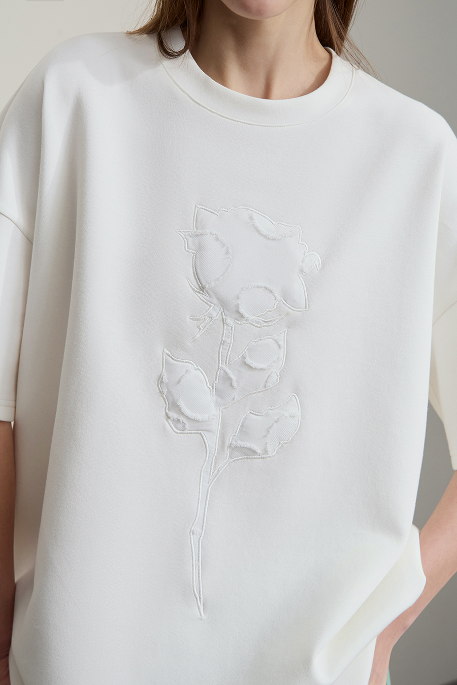 Mid-length Air-layer Embroidered T-shirt