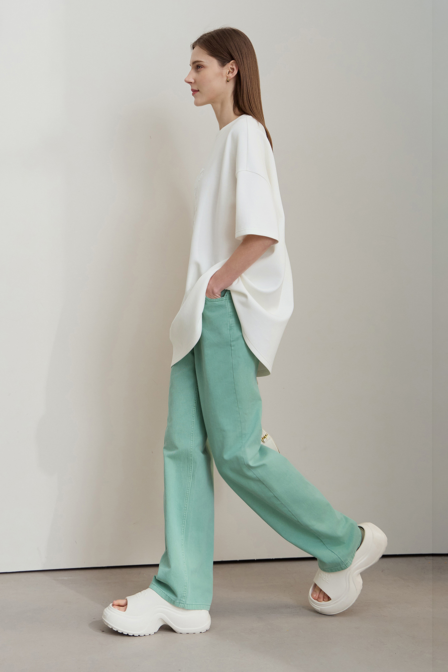 Mid-length Air-layer Embroidered T-shirt