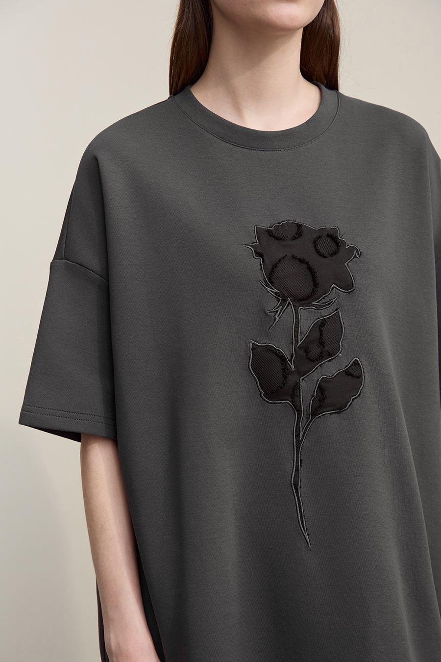 Mid-length Air-layer Embroidered T-shirt