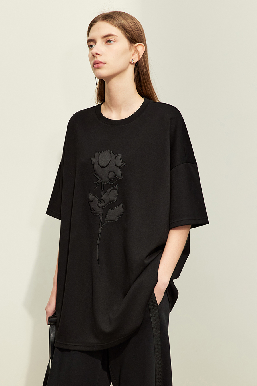 Mid-length Air-layer Embroidered T-shirt