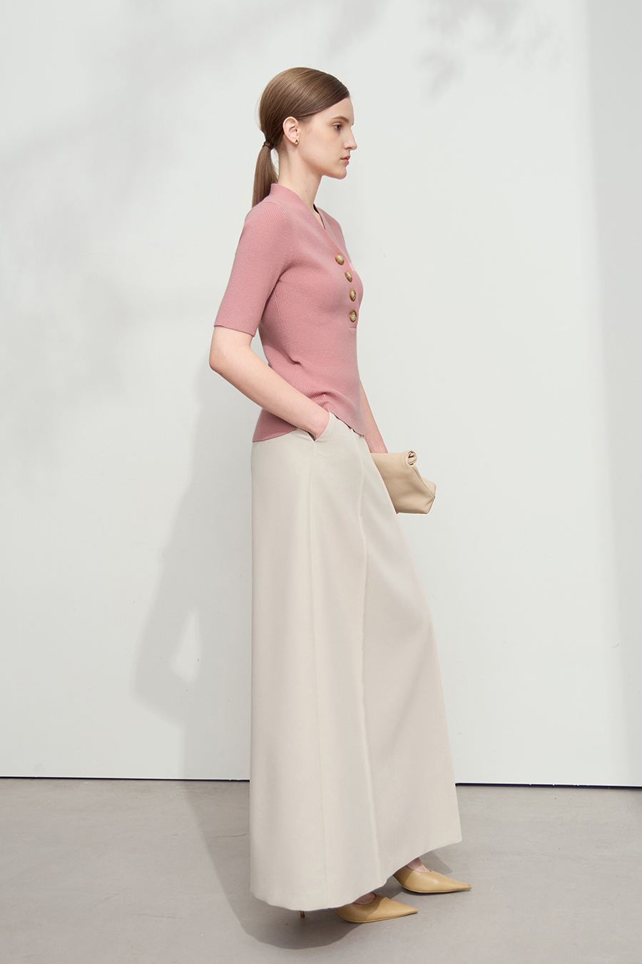 V-Neck Buttoned Knit Top|AMII-AMII.com